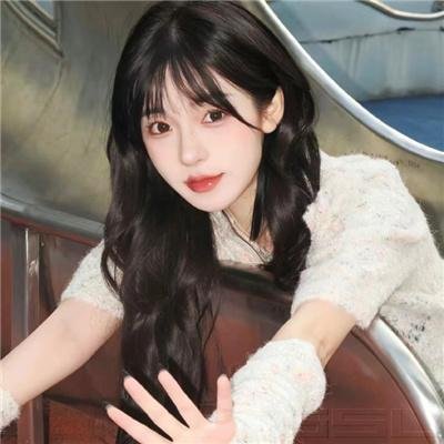 她房间里的云